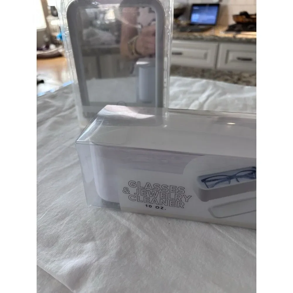 Portable‎ Make Up Mirror And Eyeglasses/Jewelry Cleaner 2593. New In Box